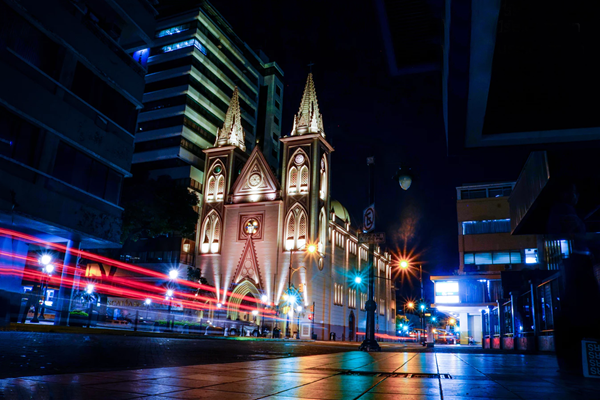 亮化工程公司發(fā)展景觀照明必須要符合這六項要求